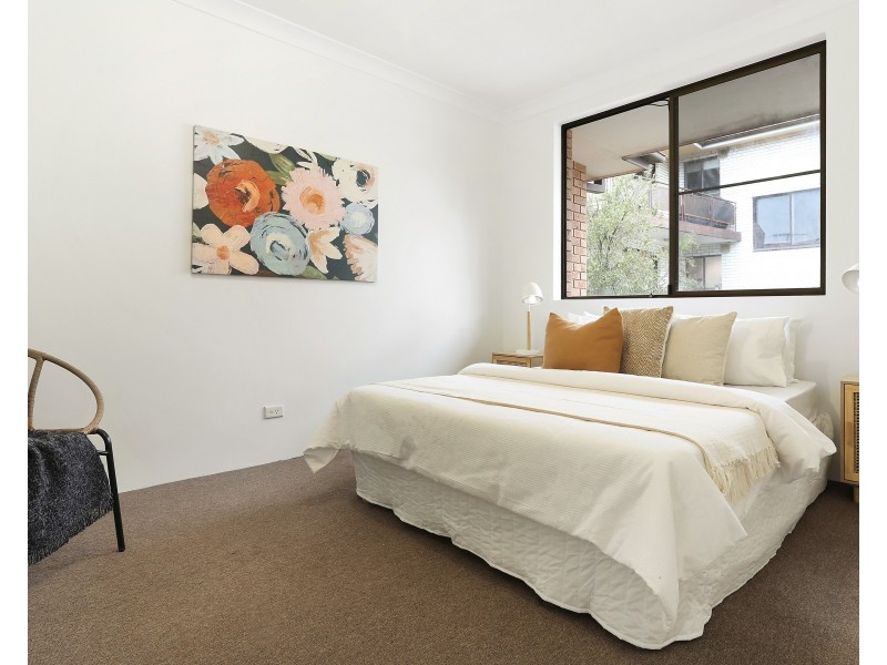 5/60 Hampton Court Road, Carlton NSW 2218