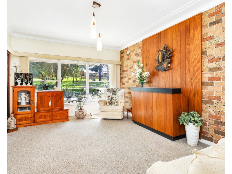 17 Roseanne Avenue, Roselands NSW 2196