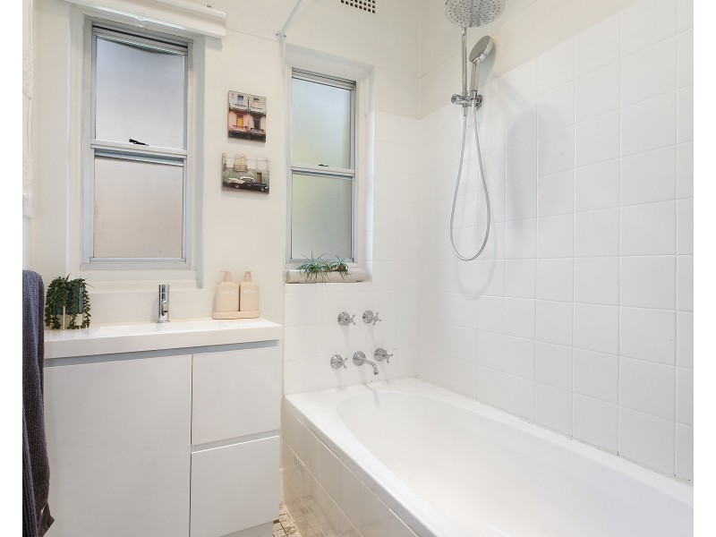 18 Margaret Street, Kingsgrove NSW 2208