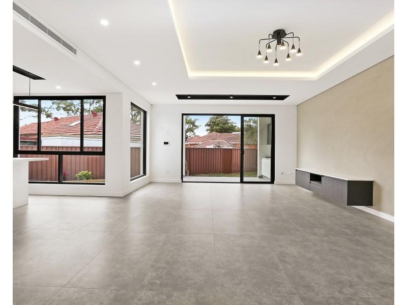 17 Illawarra Parade, Beverly Hills NSW 2209