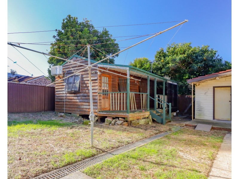 4 Yuruga Street, Beverly Hills NSW 2209