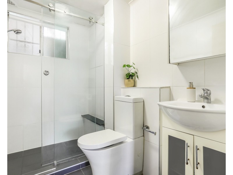 2/25-27 Phillip Street, Roselands NSW 2196