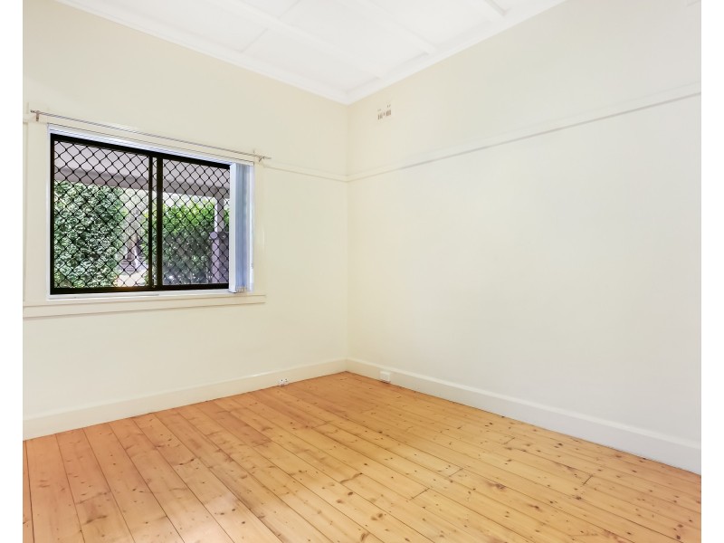 16 Banksia Avenue, Banksia NSW 2216