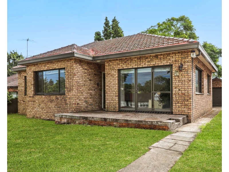 13 Clarke Street North, Peakhurst NSW 2210