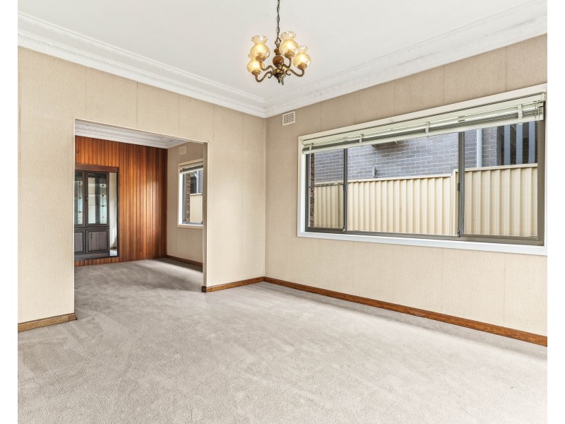 13 Clarke Street North, Peakhurst NSW 2210