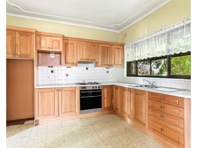 13 Clarke Street North, Peakhurst NSW 2210