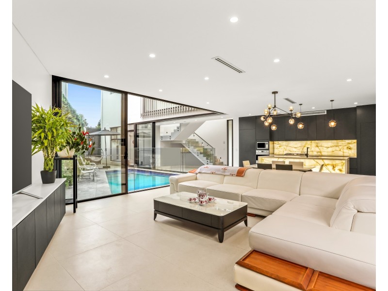 1A Glenwall Street, Kingsgrove NSW 2208