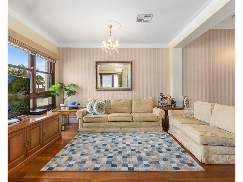 2 Henderson Road, Bexley NSW 2207