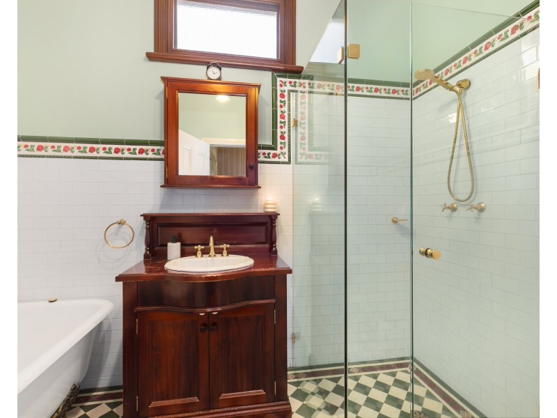 2 Henderson Road, Bexley NSW 2207