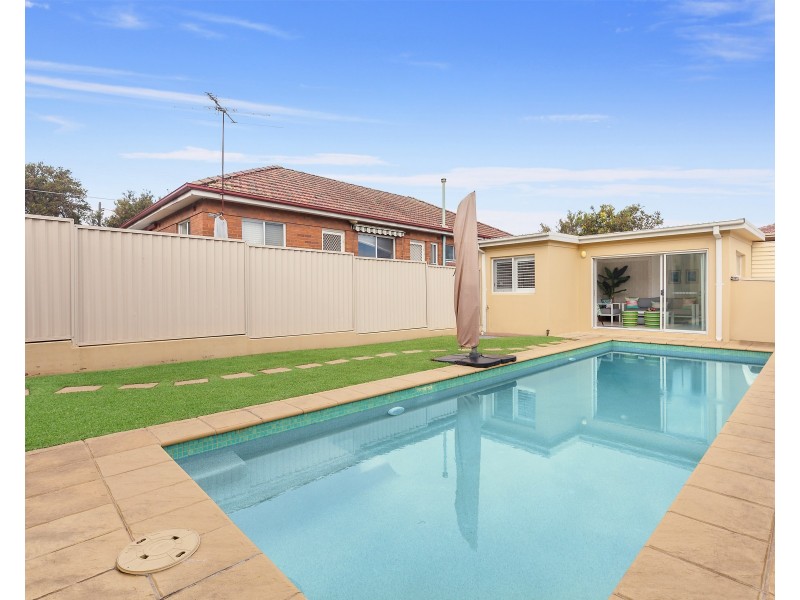 2 Henderson Road, Bexley NSW 2207