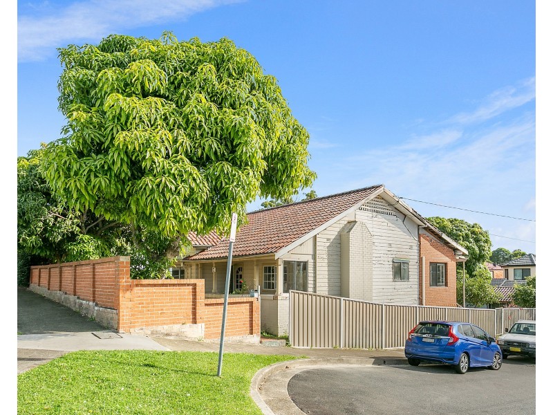 2 Henry Street, Carlton NSW 2218