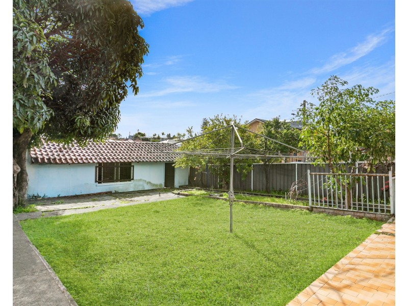 2 Henry Street, Carlton NSW 2218