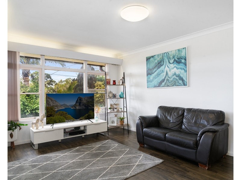 24 Waterside Parade, Peakhurst Heights NSW 2210