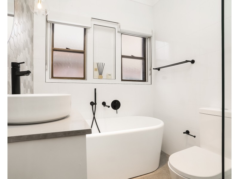 18 Bennett Street, Kingsgrove NSW 2208