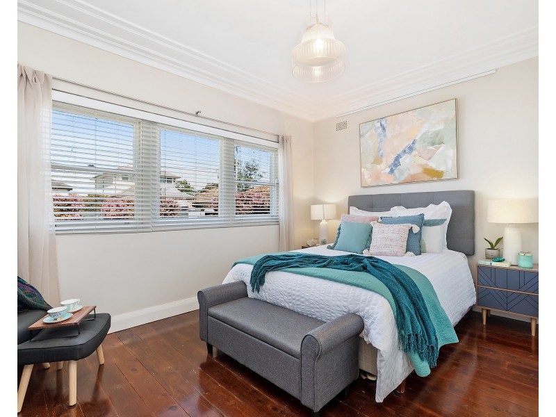 16 Simmons Road, Kingsgrove NSW 2208