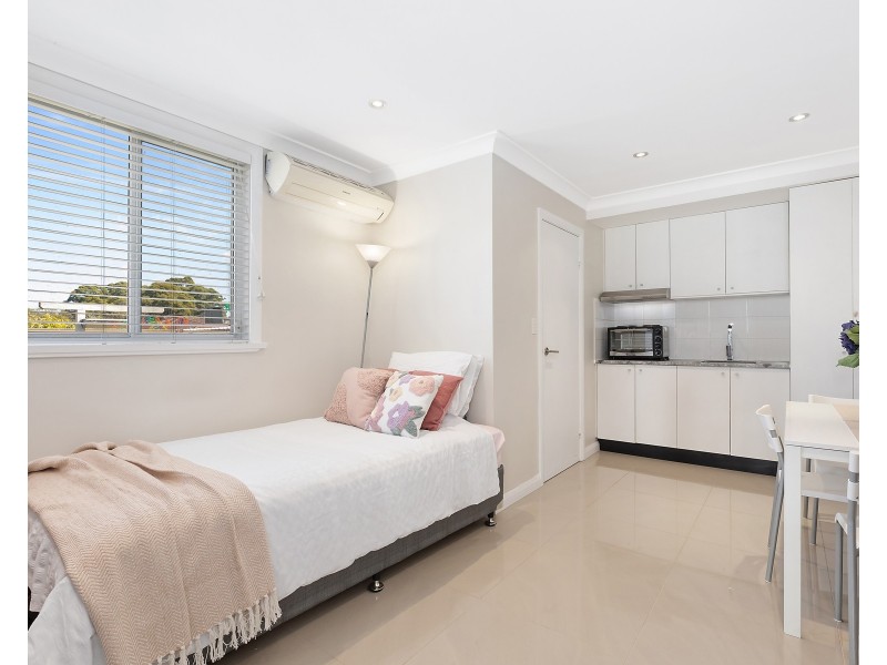 16 Simmons Road, Kingsgrove NSW 2208