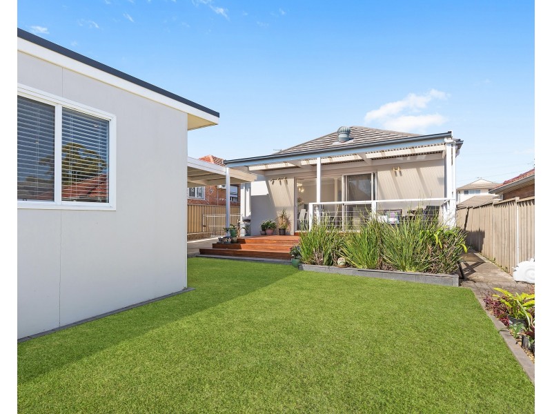 16 Simmons Road, Kingsgrove NSW 2208