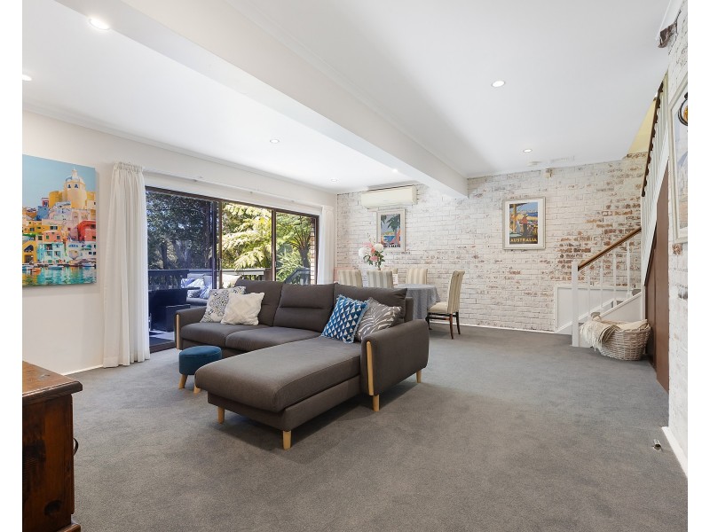 64 Allwood Crescent, Lugarno NSW 2210