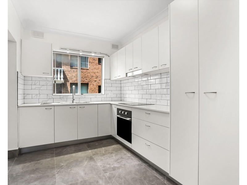 2/30 Gloucester Road, Hurstville NSW 2220