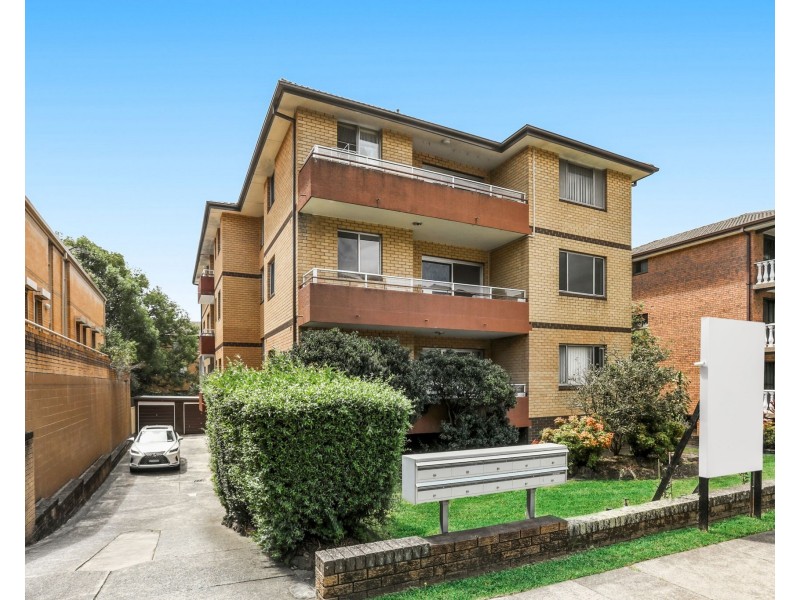 2/30 Gloucester Road, Hurstville NSW 2220