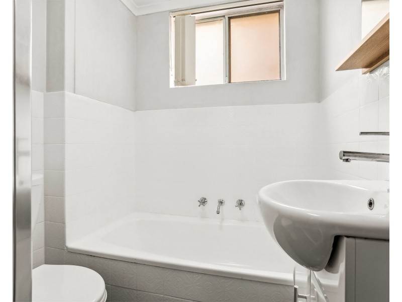10/25 Phillip Street, Roselands NSW 2196