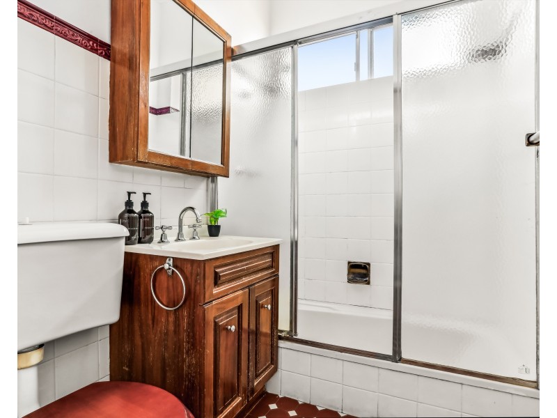 38 Planthurst Road, Carlton NSW 2218