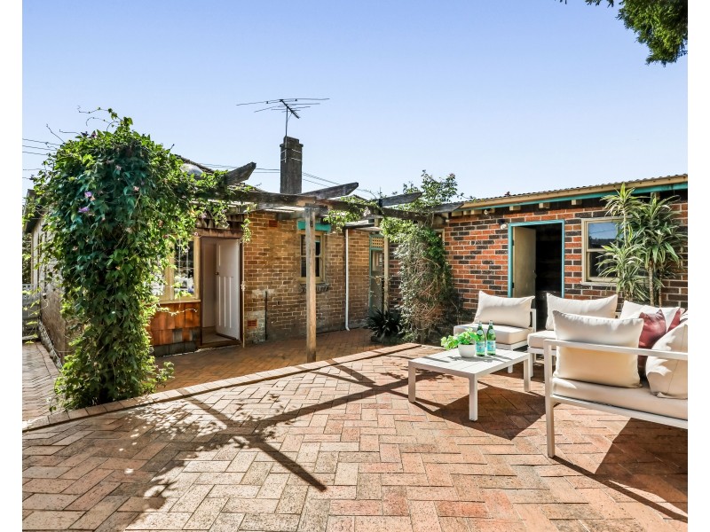38 Planthurst Road, Carlton NSW 2218