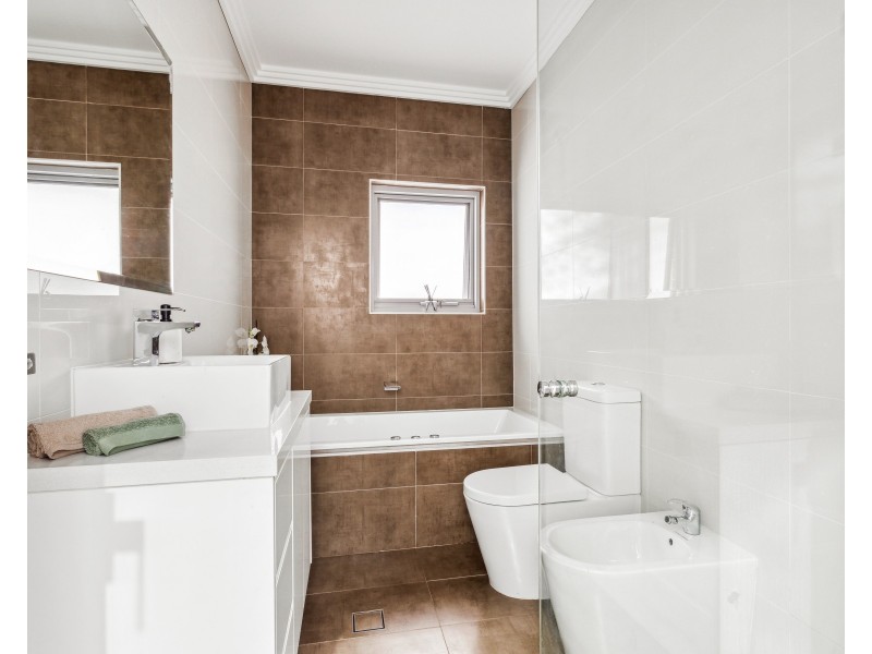 9a Dreadnought Street, Roselands NSW 2196