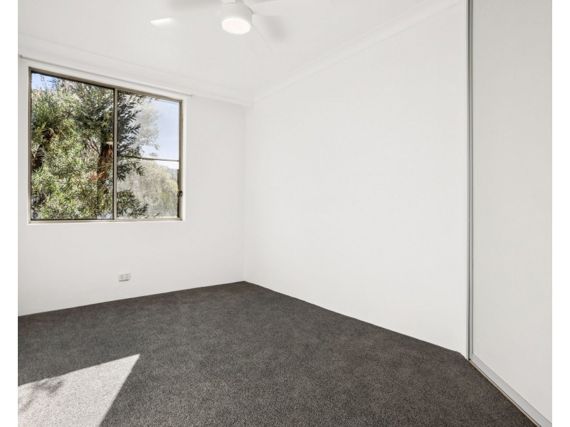 2/12 Frank Oliveri Drive, Chipping Norton NSW 2170