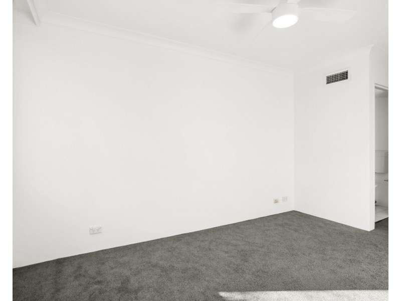2/12 Frank Oliveri Drive, Chipping Norton NSW 2170