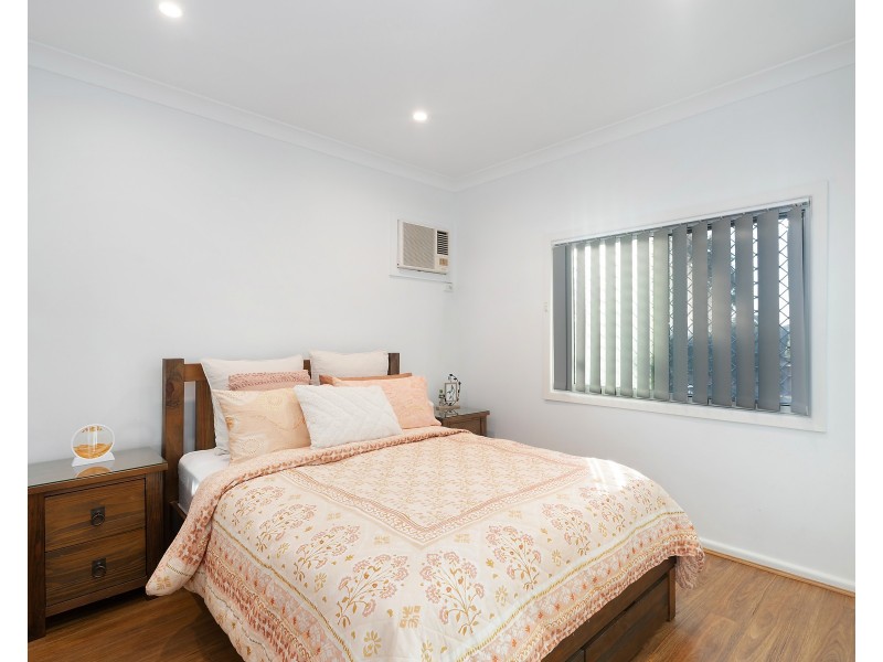 4 Penshurst Road, Roselands NSW 2196