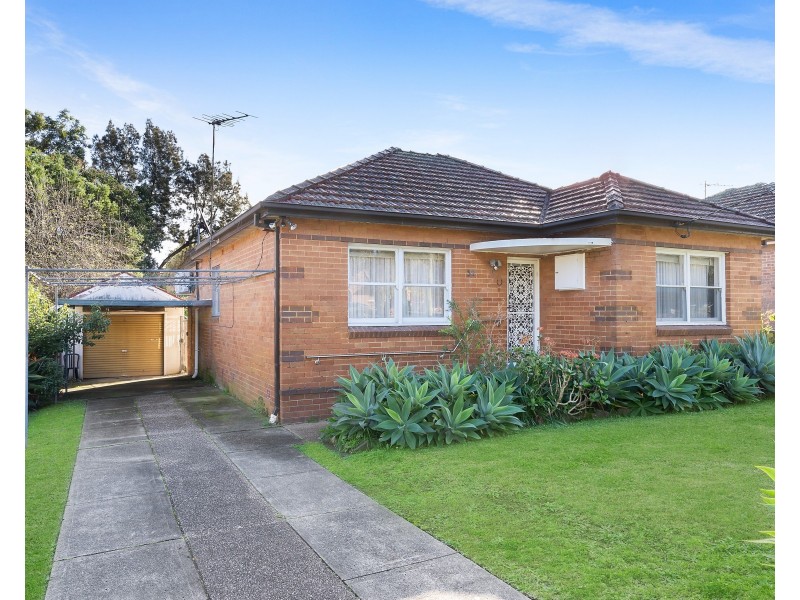 32 Lumeah Avenue, Punchbowl NSW 2196