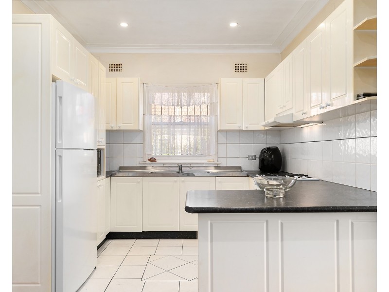 32 Lumeah Avenue, Punchbowl NSW 2196