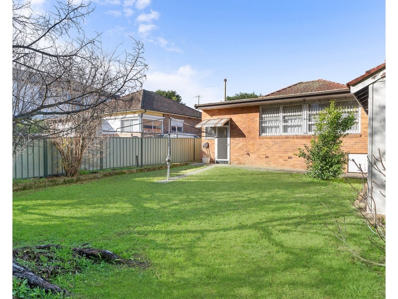 32 Lumeah Avenue, Punchbowl NSW 2196