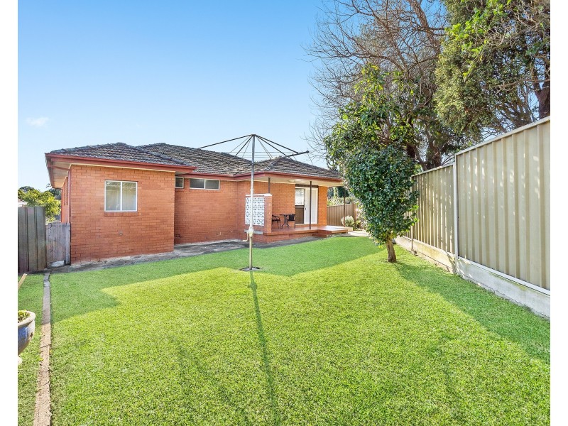 21 Enid Avenue, Roselands NSW 2196