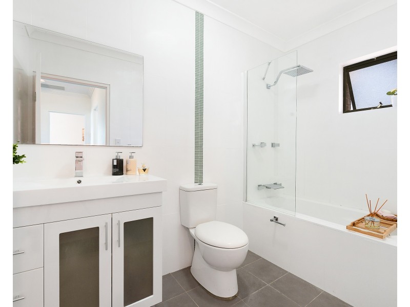 2/13 Durbar Avenue, Kirrawee NSW 2232