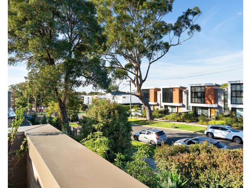 2/13 Durbar Avenue, Kirrawee NSW 2232