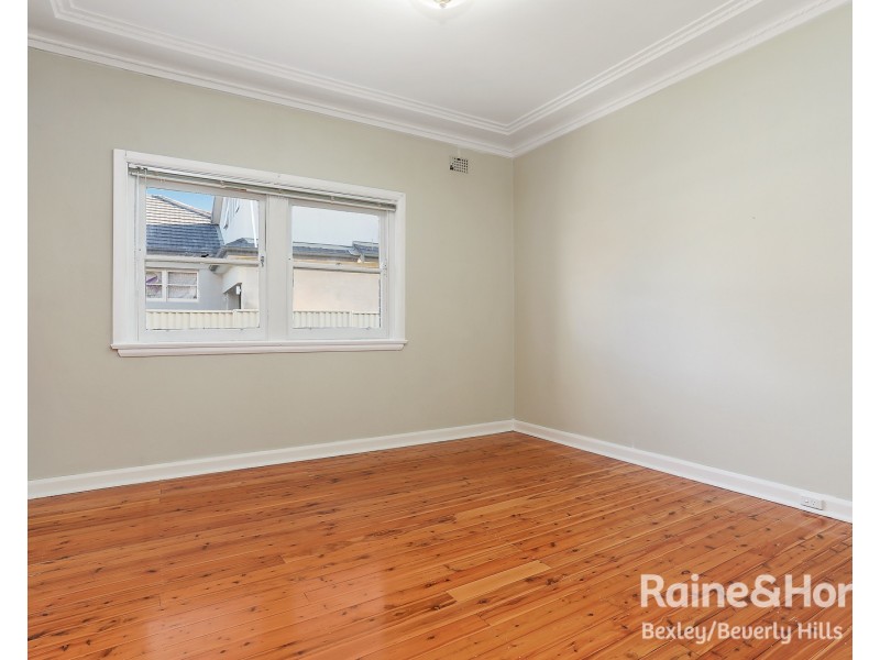 2/8 Glenwall Street, Kingsgrove NSW 2208