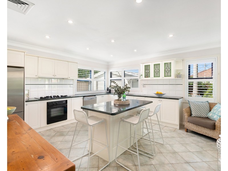 35 Lynwen Crescent, Banksia NSW 2216