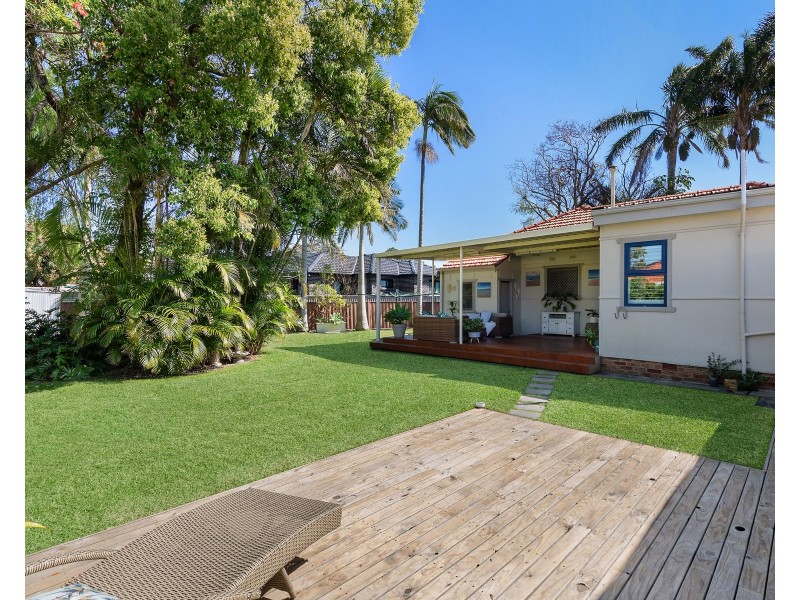 35 Lynwen Crescent, Banksia NSW 2216