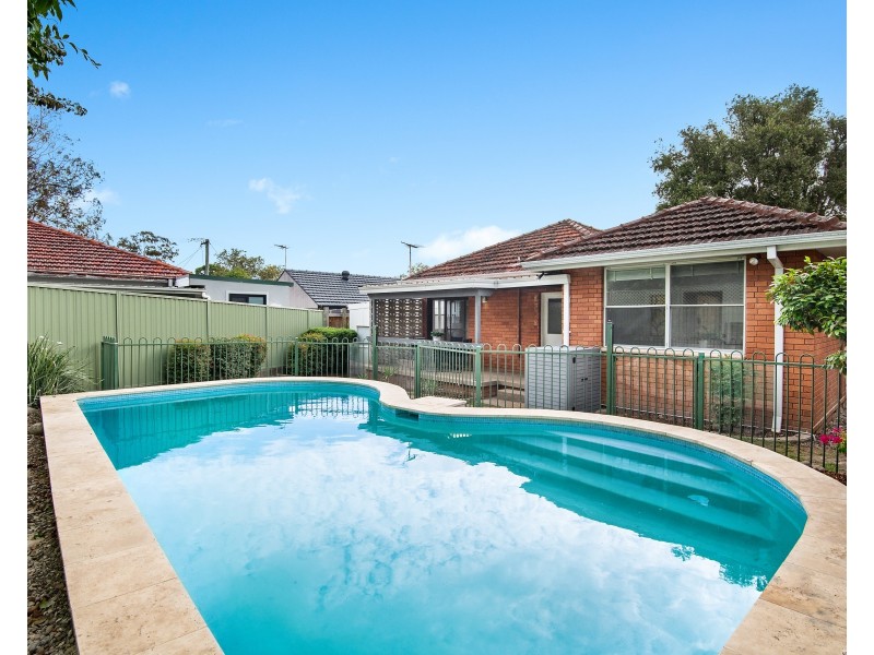 20 Daisy Street, Roselands NSW 2196