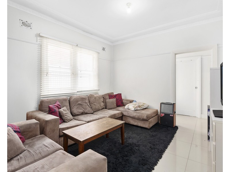 19 Chapel Street, Roselands NSW 2196