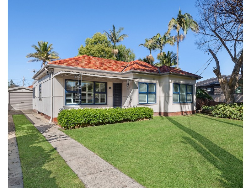 35 Lynwen Crescent, Banksia NSW 2216