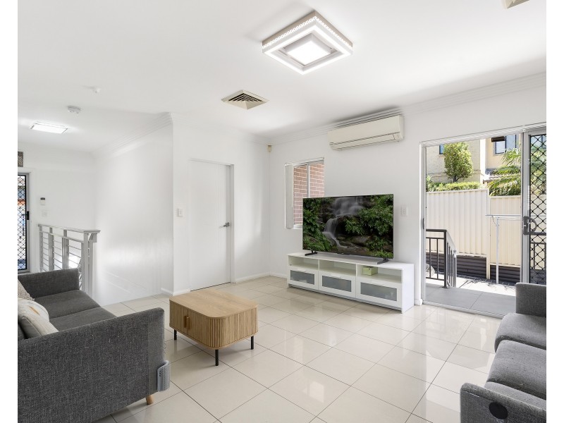 1/74 Connemarra Street, Bexley NSW 2207