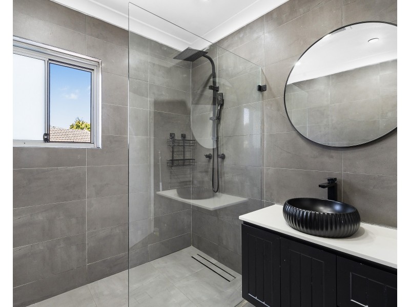 1/74 Connemarra Street, Bexley NSW 2207