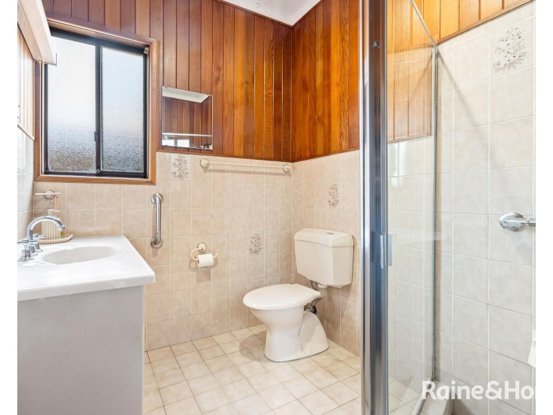 32 Leigh Avenue, Roselands NSW 2196