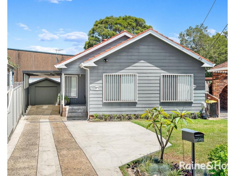 32 Leigh Avenue, Roselands NSW 2196
