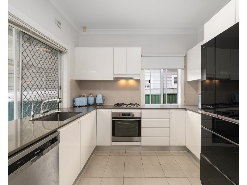 6 Parkland Avenue, Punchbowl NSW 2196
