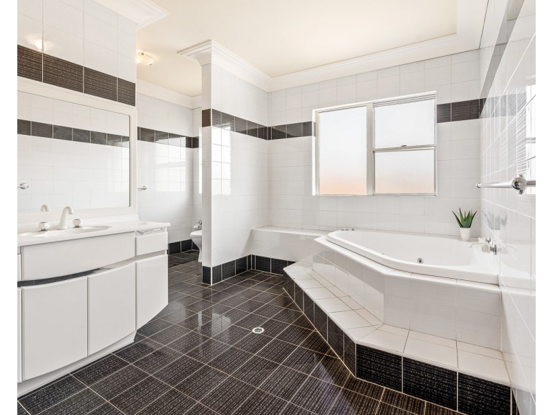 71 Staples Street, Kingsgrove NSW 2208