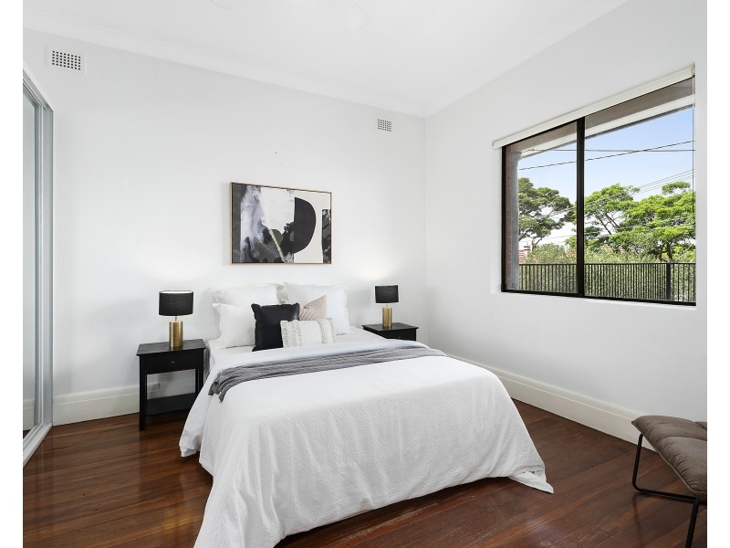 11 Woodside Avenue, Hurlstone Park NSW 2193